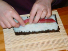 Thunfisch-Streifen bis an den Rand